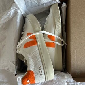 NEW Veja Campo Leather Sneakers